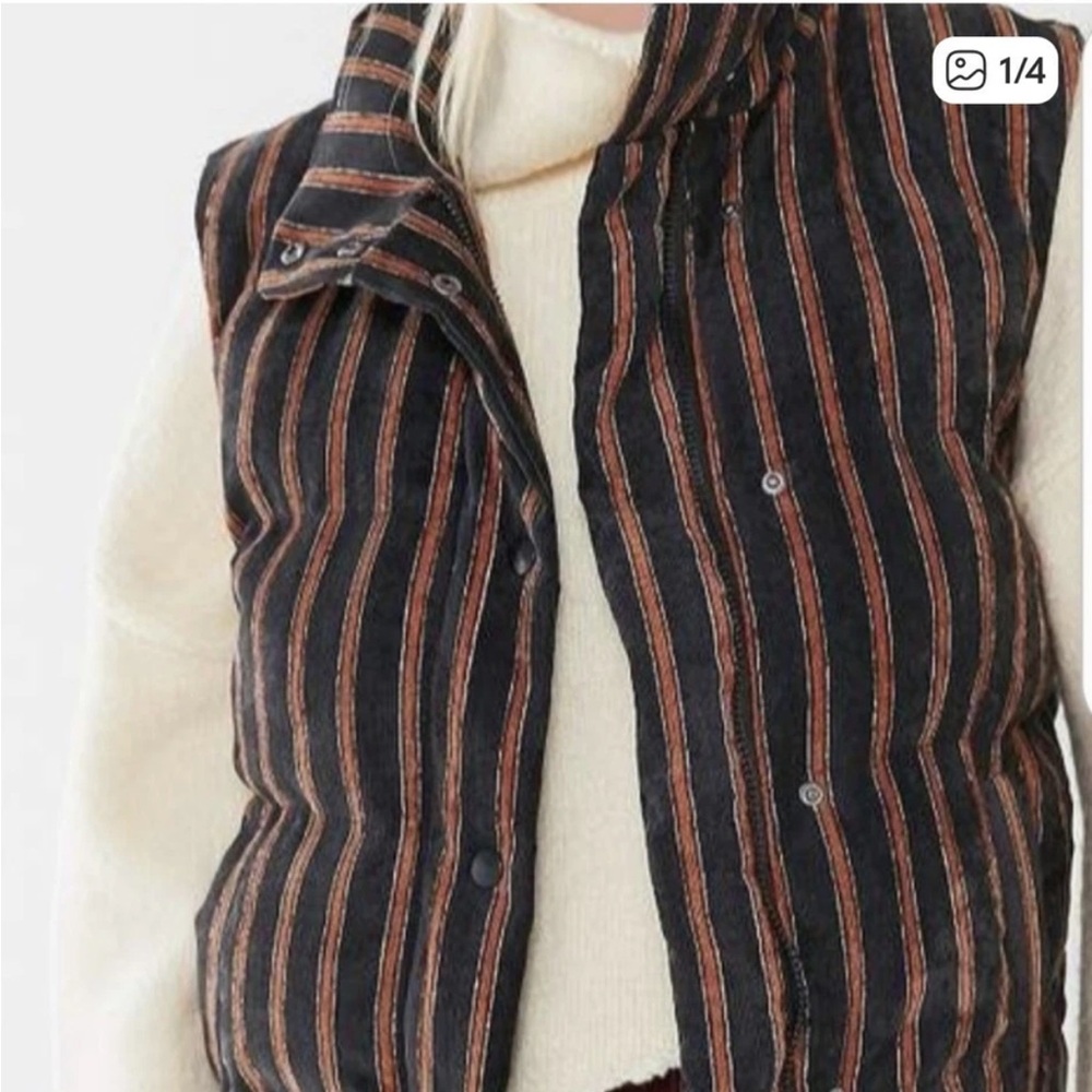 Urban Outfitters Arkansas Striped Corduroy Puffer Vest Women’s M Zip Up - Picture 2 of 11